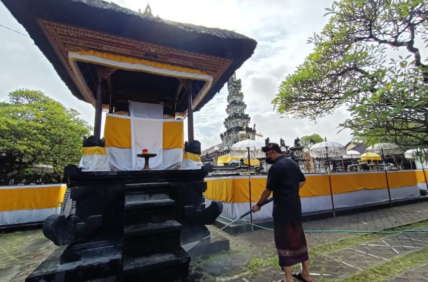  Pemkot Denpasar Gandeng Yayasan Beji Bhoewana Bali Bersihkan Situs Budaya