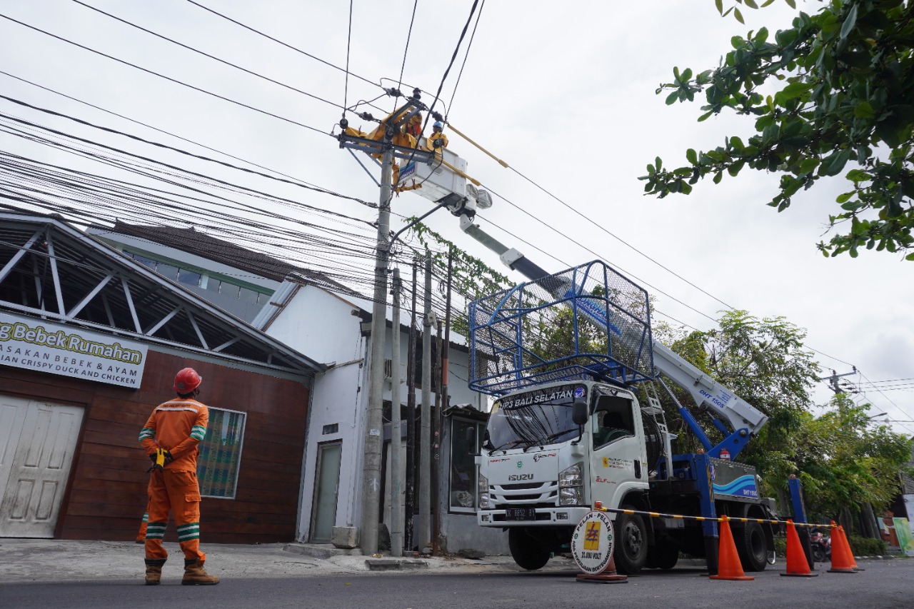 Presiden Kunjungi Proyek Strategis IKN PLN Hadirkan Listrik Tanpa Kedip