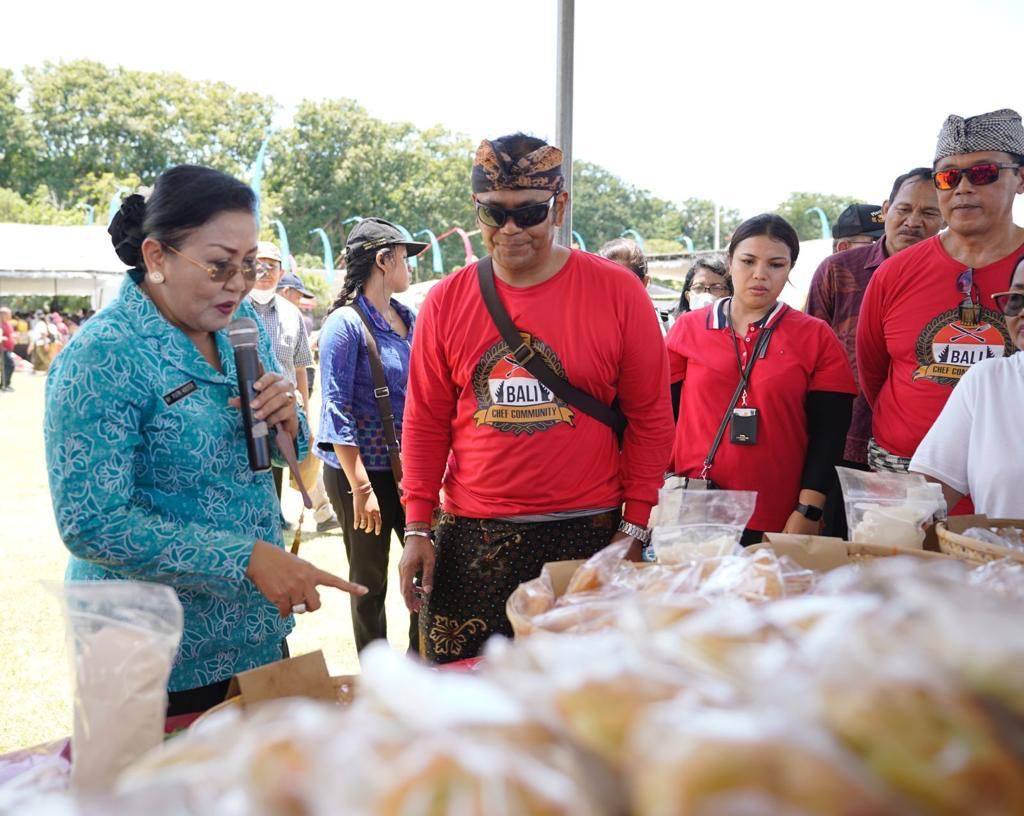 Pasar Rakyat Membantu Masyarakat yang Membutuhkan Belanja dan Berbagi
