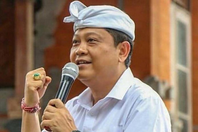  IB. Rai Dharmawijaya Mantra Raih Gelar Doktor Ekonomi Dengan Predikat Cumlaude