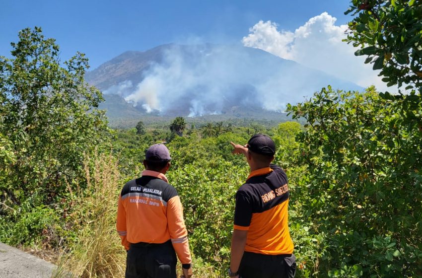  80 Hektar Lereng Gunung Agung Alami Kebakaran