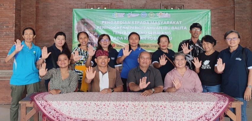  Pelatihan Kader Posyandu Tentang Menu Seimbang di Desa Kesiman Kertalangu Denpasar Timur