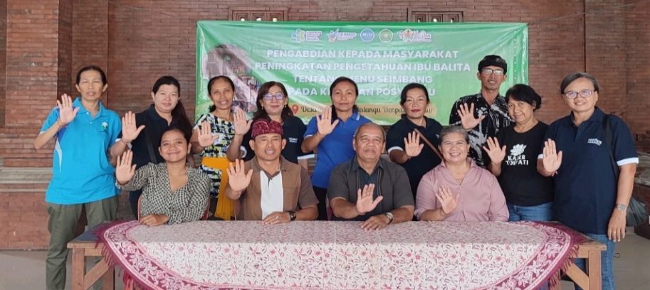 Pelatihan Kader Posyandu Tentang Menu Seimbang di Desa Kesiman Kertalangu Denpasar Timur