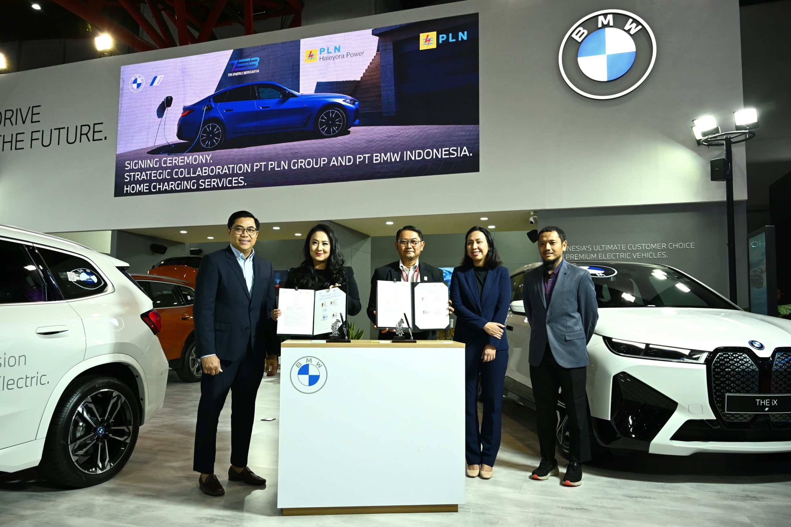 PLN Gandeng BMW Tiap Pembelian Mobil EV dapat Fasilitas Home Charging Terintegrasi