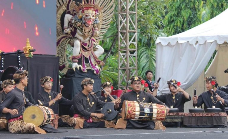10 Sekehe Baleganjur Ngarap Getarkan Panggung Kasanga Festival