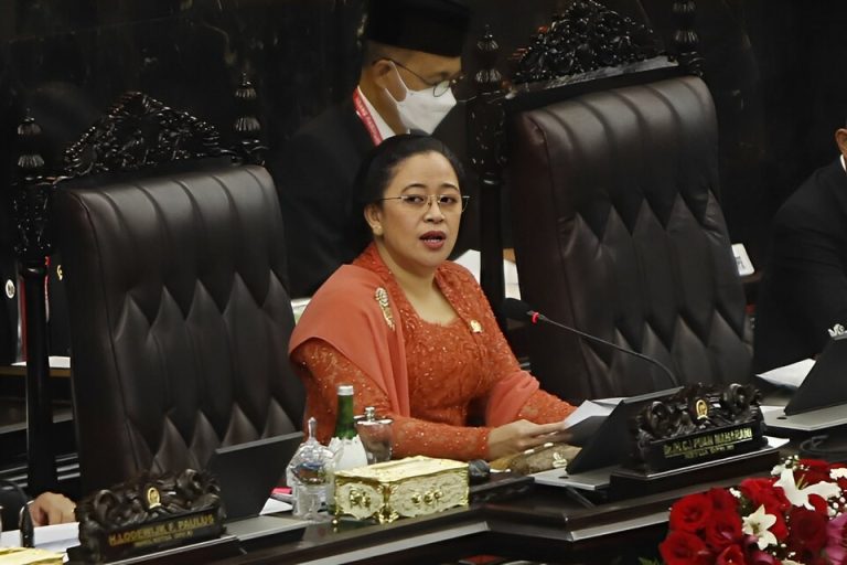 Puan Maharani Sahkan UUD Desa