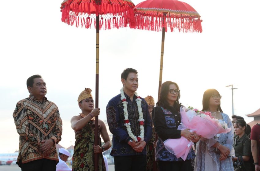  Kapolda Bali Daniel Adityajaya, Tiba di Pulau Dewata Disambut Tradisi Tepung Tawar