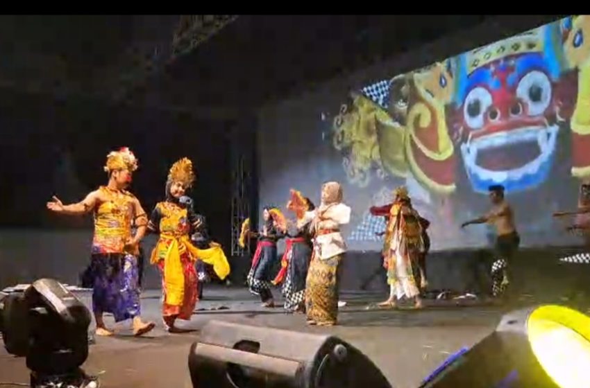  Tari Kecak Kontingen Bali Pukau Peserta Kemah Pramuka Madrasah Nasional 2024 di Cibubur, Jakarta