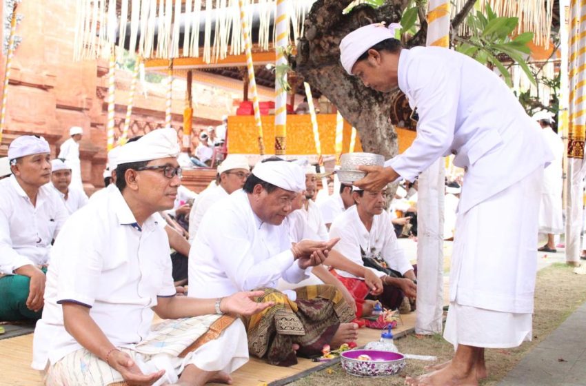  Rangkaian Karya Pura Agung Jagatnatha Denpasar  Bhakti Penganyar OPD Pemkot Denpasar Berlangsung Hingga 22 November