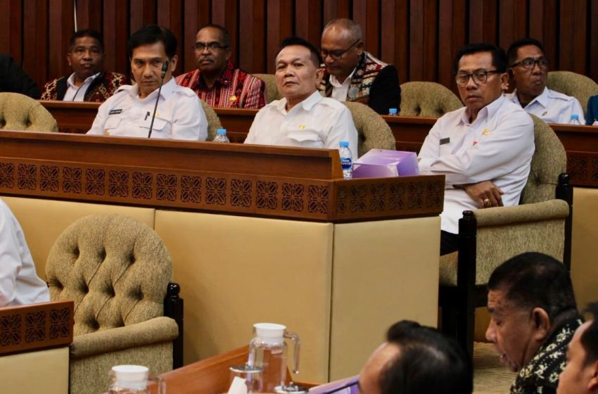  Pjs. Walikota Dewa Mahendra Hadiri Rapat Kerja dan Rapat Dengar Pendapat dengan Komisi II DPR RI  Pastikan Persiapan dan Kesiapan Pemilihan Kepala Daerah Serentak Tahun 2024 di Kota Denpasar.