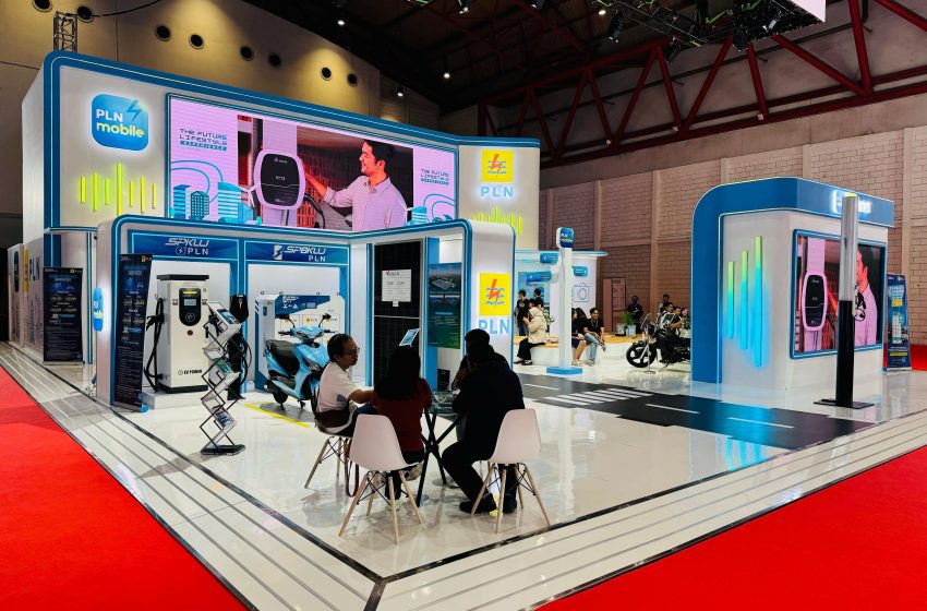  Kembali Hadir di IIMS 2025, PLN Dorong Green Future Kendaraan Listrik di Indonesia