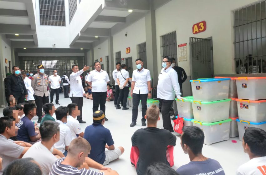  Lapas Kerobokan Geledah Penghuni Lapas dan Tes Urin Pastikan Tidak Ada Peredaran Barang Ilegal di Dalam 