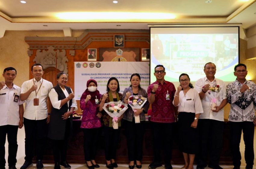  Ny. Antari Jaya Negara Buka Sosialisasi Program Jaminan Ketenagakerjaan Bagi Tenaga Pendidik TK dan PAUD
