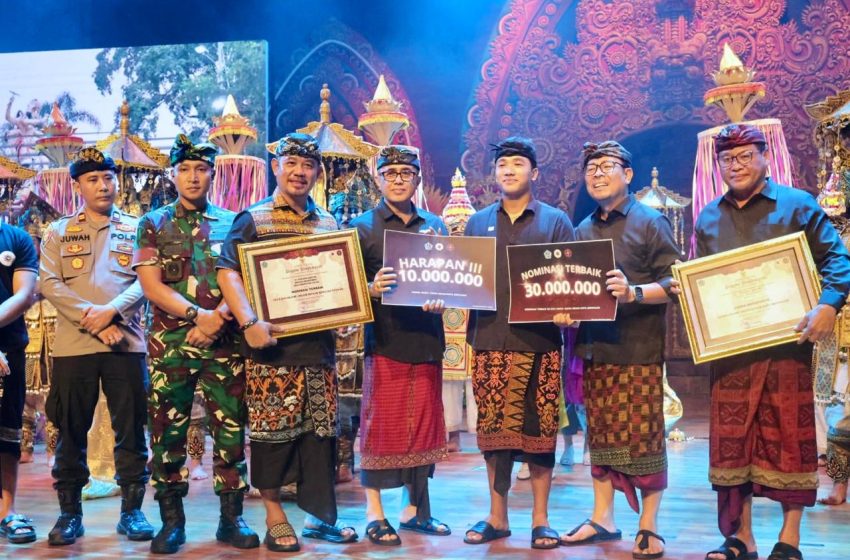  Kasanga Festival 2025 Resmi Ditutup, Walikota Jaya Negara Serahkan Penghargaan Peserta Terbaik