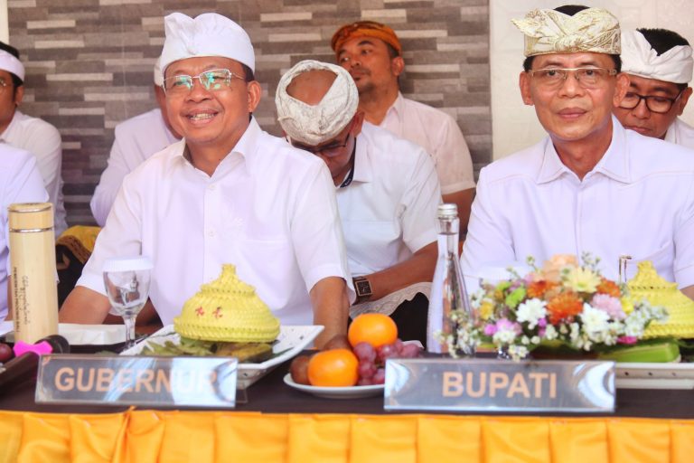 Pengempon Pura Kemoning: Pura Kami Kecil, Tidak Megah, Tapi Gubernur Koster Hadir, Hati Kami Tersentuh