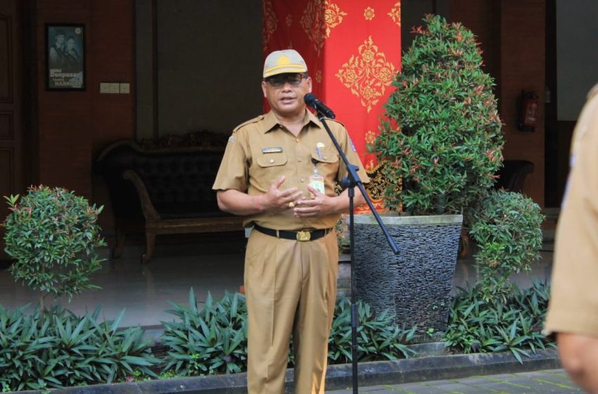  Sekda Alit Wiradana Pimpin Apel Disiplin ASN,  Pastikan Pelayanan Publik Tetap Optimal di Bulan Ramadhan.