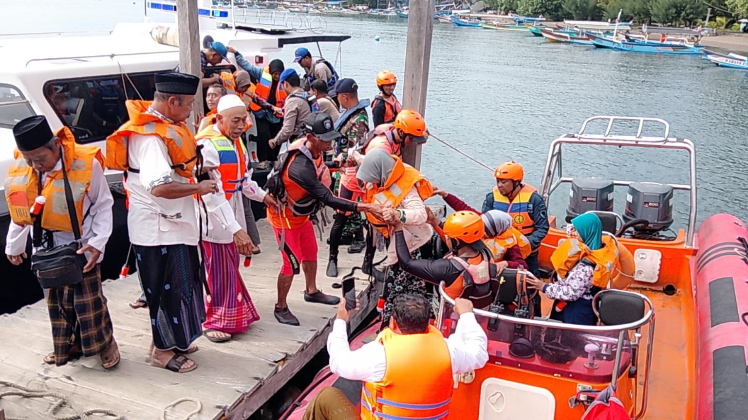 KMP Gerbang Samudra 2 Yang Membawa 269 Penumpang Kandas