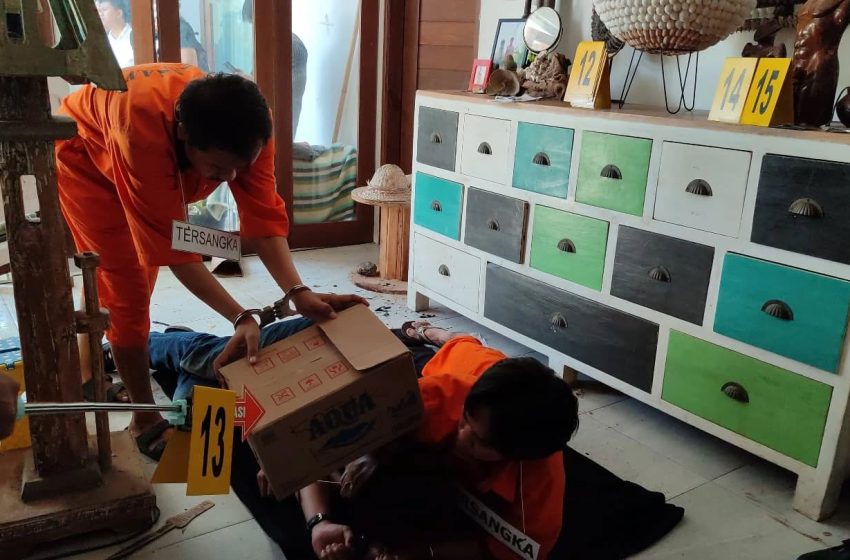  Tersangka Peragakan 24 Adegan Sadis Dalam Rekonstruksi Kasus Pembunuhan Penjaga Villa di Sesetan