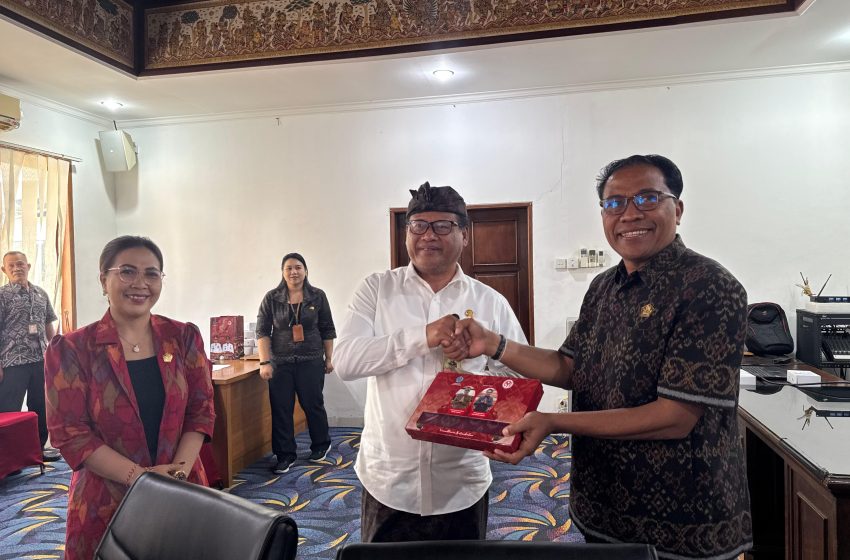 Sekda Alit Wiradana Terima Kunker DPRD Kabupaten Buleleng, Wahana Sharing Kebijakan Penyelenggaraan Pemerintah Desa