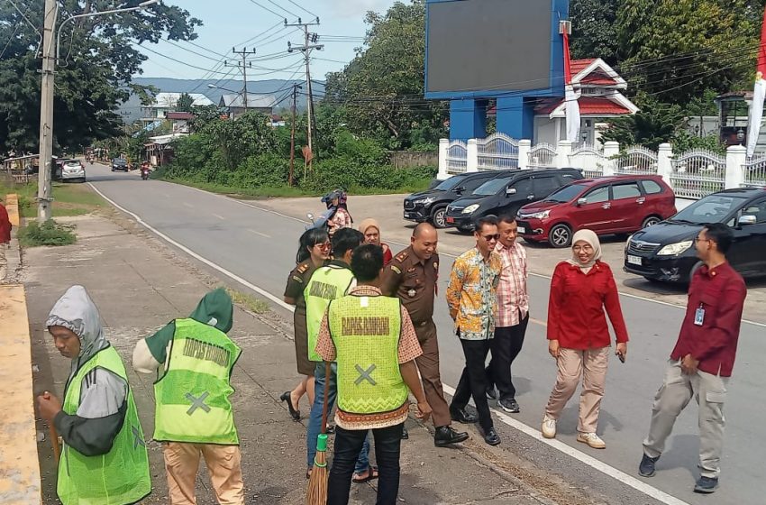  Jelang Pemberlakuan KUHP Nasional, PN Pasarwajo Tinjau Simulasi Kerja Sosial