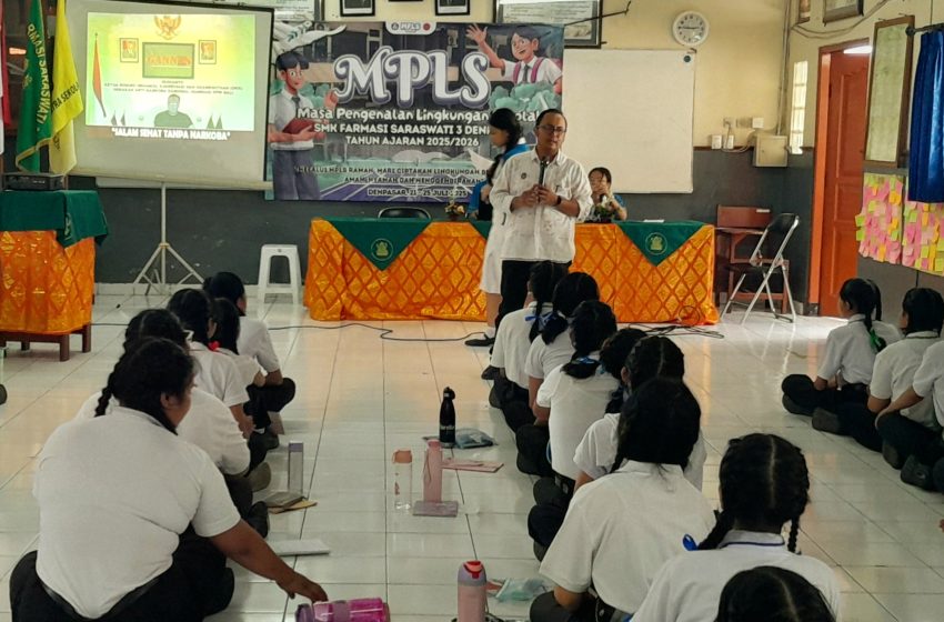  JMSI Bali Berikan Literasi Digital kepada Peserta MPLS SMK Farmasi Saraswati 3 Denpasar
