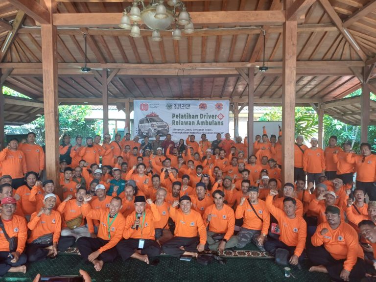 Perkuat Layanan Kemanusiaan, Crisis Center MUI Bali Gelar Pelatihan Relawan Ambulans