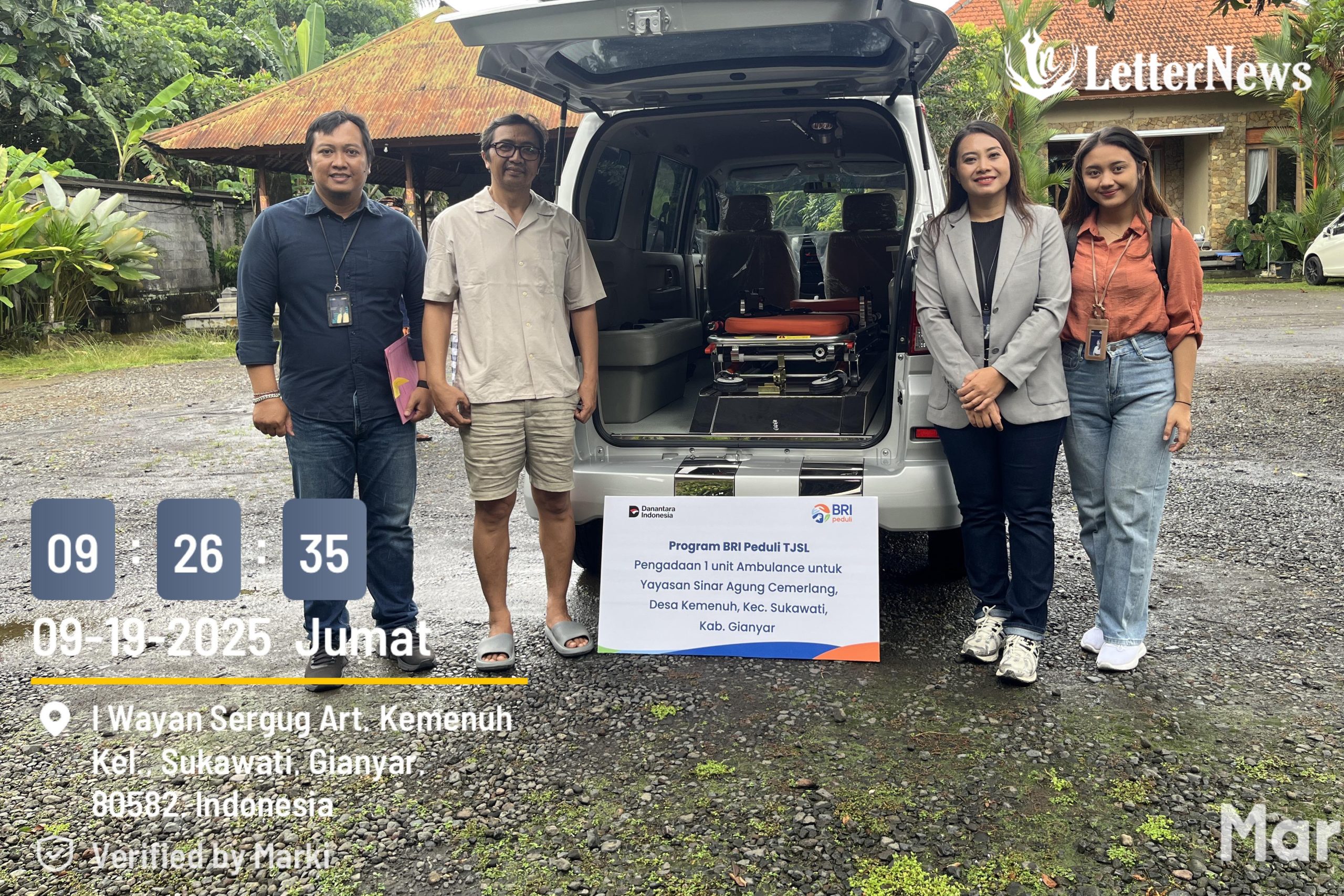 Peduli Kesehatan Warga, BRI Gianyar Serahkan Bantuan Satu Unit Ambulans kepada Yayasan Sinar Agung Cemerlang