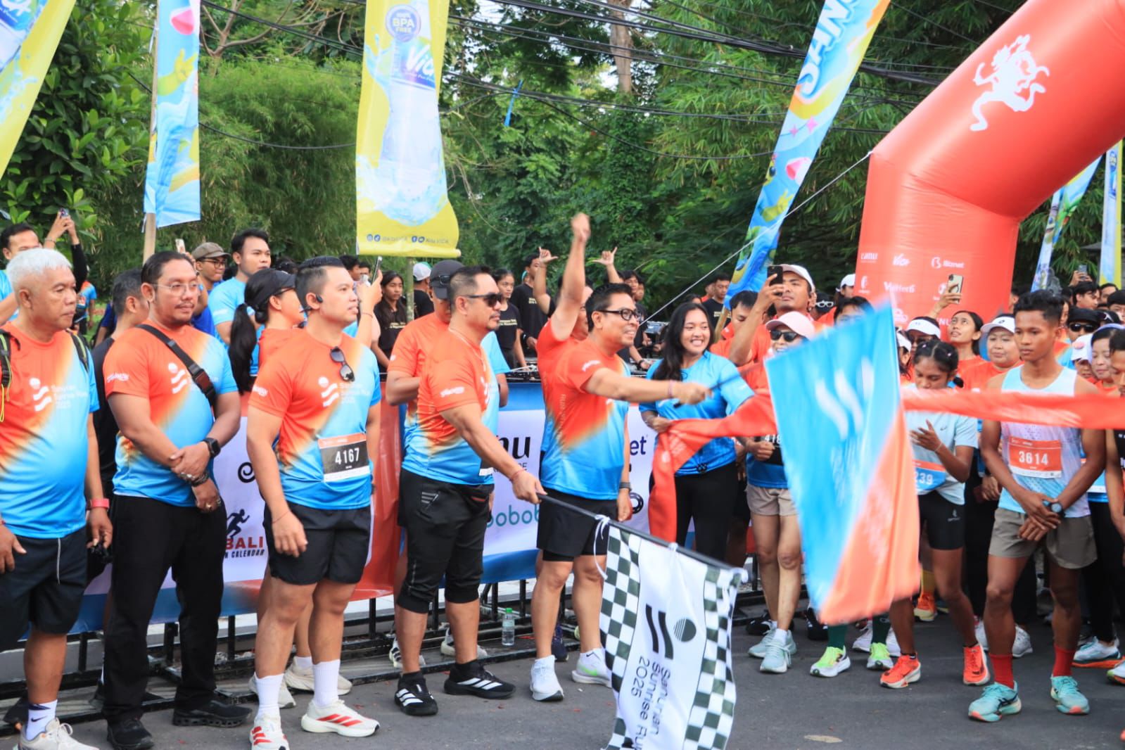 Wawali Arya Wibawa Lepas Ribuan Pelari di “Sanurian Sunrise Run 5K”