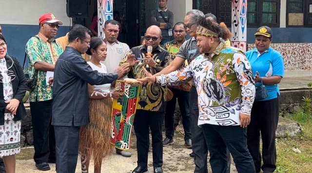 Paul Finsen Mayor Dorong Penuh SMK Papua Bangkit, Siapkan Anak Muda Jadi Pelaku Utama Sektor Migas dan Tambang