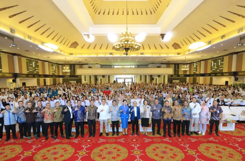  Tepat Hari Pahlawan, OJK-KP2MI-BI Luncurkan Buku Saku Literasi Keuangan untuk PMI: Lindungi Pahlawan Devisa dari Risiko Finansial