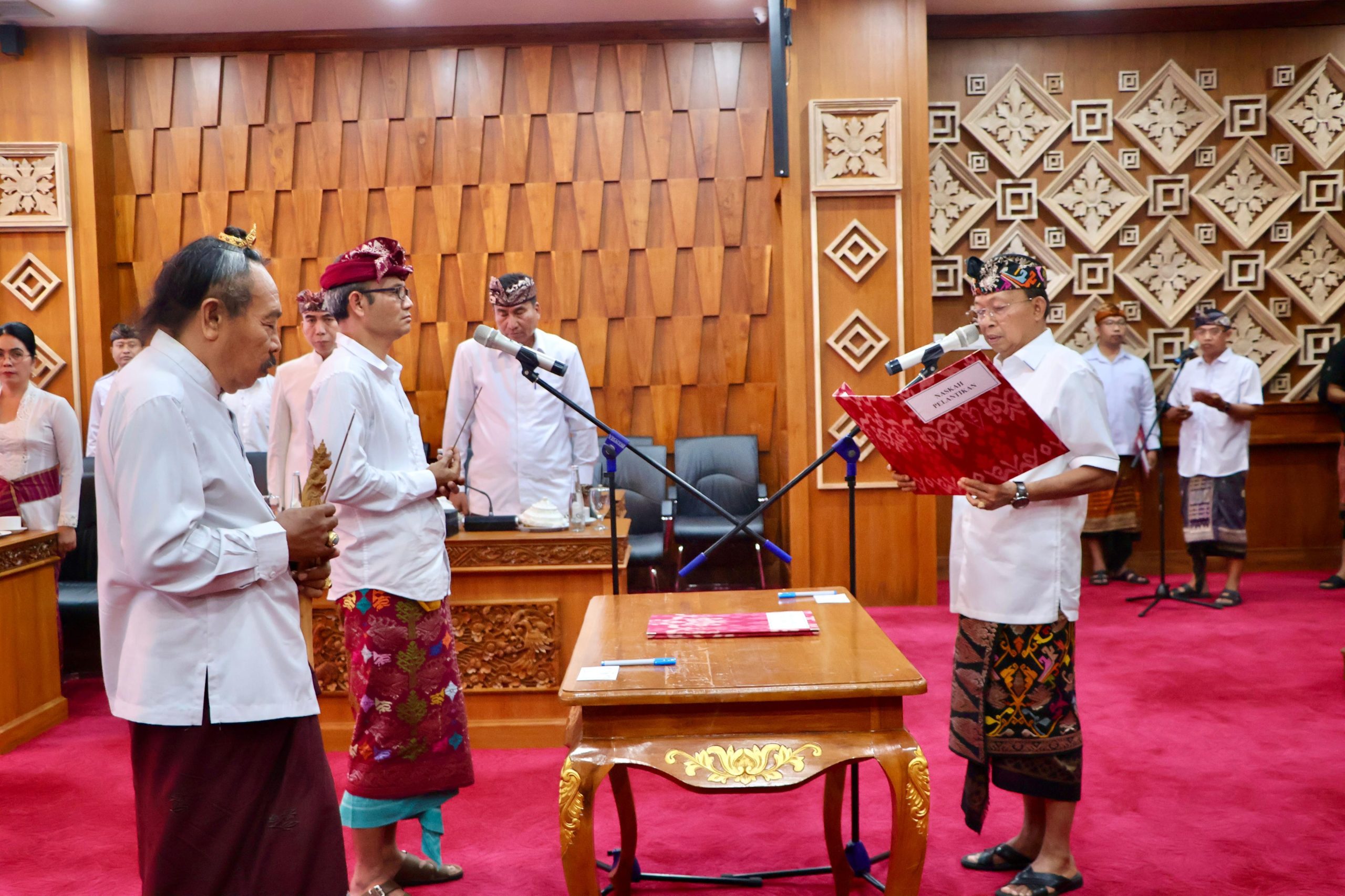 Gubernur Koster Lantik I Kadek Mudarta Jadi Kadishub Bali: Diminta Tegas Atasi Kemacetan Sarbagita Hingga Tertibkan Ojol Ilegal dan WNA Nakal