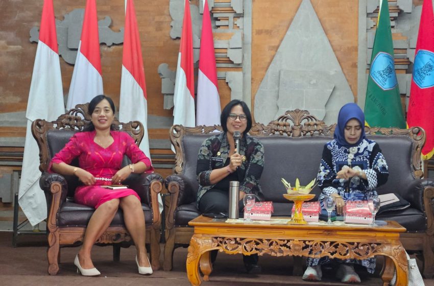  Refleksi Hari Ibu di Universitas Mahendradatta: Meneladani Gunapriya Dharmapatni, Cetak Generasi Tangguh Menuju Indonesia Emas 2045