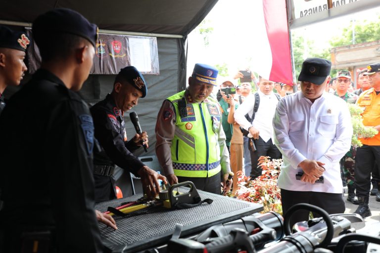 Pastikan Kelancaran Selat Bali, Menhub Bersama Kakorlantas dan Kapolda Bali Cek Kesiapan Pelabuhan Gilimanuk