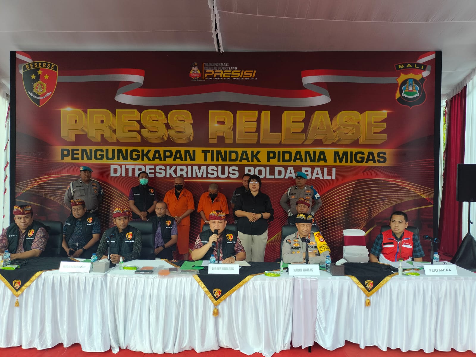 Gerebek Gudang Solar Ilegal di Sesetan, Polda Bali Tetapkan 5 Tersangka dan Sita Ribuan Liter BBM Subsidi