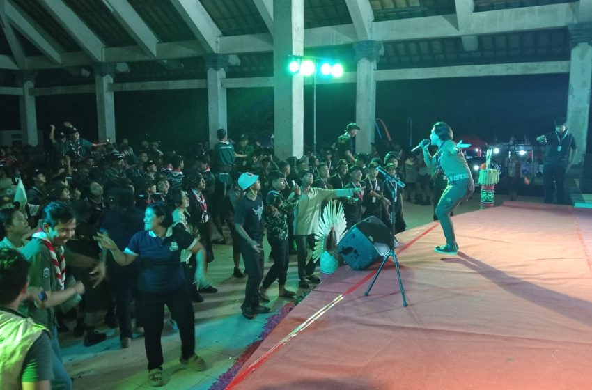  Penyanyi Pop Bali Dewi Pradewi ‘Goncang’ Jambore Daerah Bali 2025: Bawakan Lagu ‘Dewi Tresna’ yang Penuh Pesan Kesetiaan, Ratusan Pramuka Penggalang Sambut Meriah!