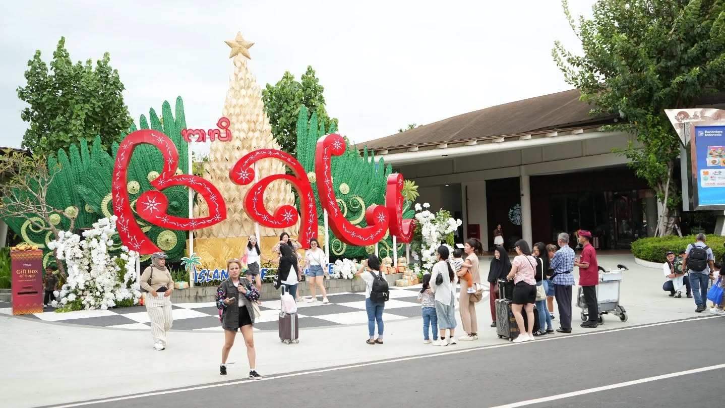 Penerbangan ke Dubai & Doha Batal, Imigrasi Ngurah Rai Beri Izin Tinggal Darurat Same-Day Service
