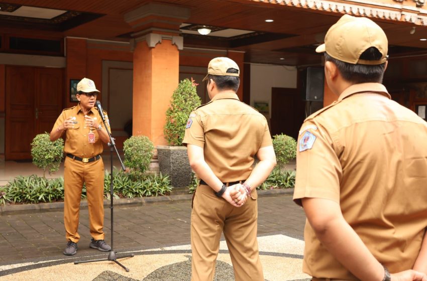  Resolusi 2026: Pj. Sekda Eddy Mulya Pimpin Apel Disiplin ASN Denpasar, Tekankan Kualitas Pelayanan Publik Berbasis Sewakadharma