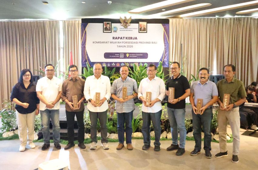  Perkuat Sinergi Pembangunan, Pj. Sekda Eddy Mulya Hadiri Raker Komwil Forsesdasi Bali 2026 di Klungkung