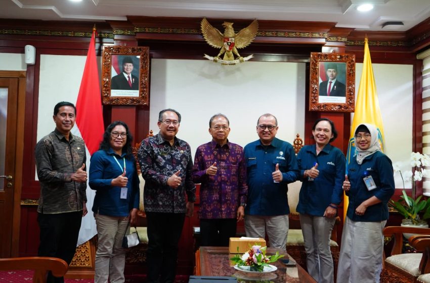  Gubernur Koster Gandeng Multiplatform RRI Denpasar: Dorong Program ‘Gubernur Menyapa’ Berbasis Kearifan Lokal