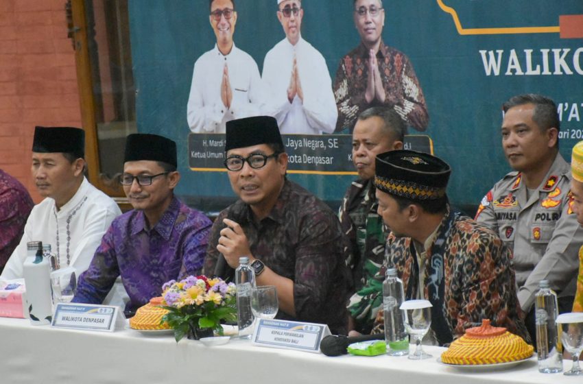  Spirit Vasudhaiva Kutumbakam: Wawali Arya Wibawa Ajak Umat Jaga Kerukunan di Momen Buka Bersama