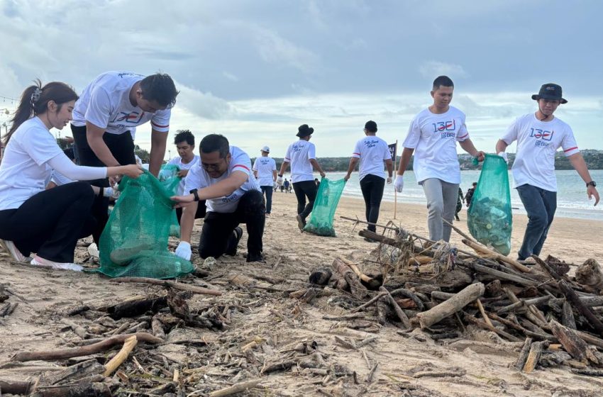  Wujud Nyata ESG: BRI Region 17 Denpasar Berhasil Kumpulkan 931 Kg Sampah di Pantai Kedonganan