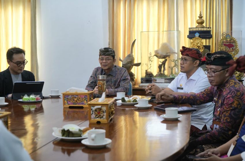 Nusa Penida Menuju 100% Energi Bersih: Bupati Satria Targetkan Pilot Project Kendaraan Listrik Mulai 2026