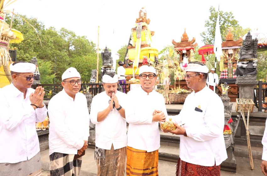  Wawali Arya Wibawa Mendem Pedagingan di Pura Segara Giri Wisesa Sidakarya: Perkuat Spirit Vasudhaiva Kutumbakam