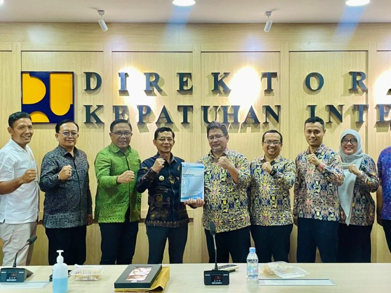 Garis Pantai Mundur Parah, Pemkab Klungkung dan Ditjen SDA Bahas Solusi Permanen Abrasi