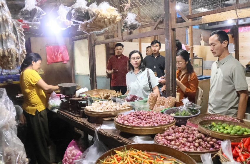  Jaga Stabilitas Harga Jelang Nyepi dan Ramadan, Satgas Saber Pangan Polda Bali Obok-obok Pasar Kreneng