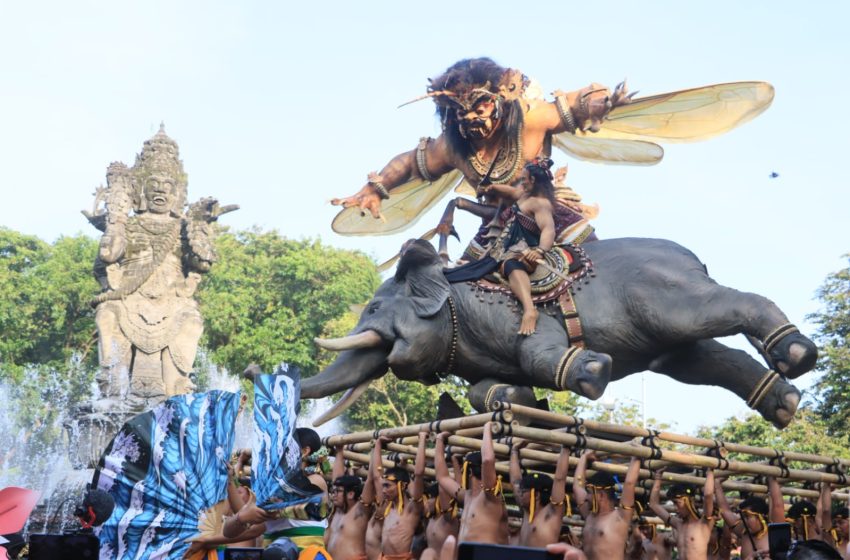  Pawai Ogoh-Ogoh Terbaik Se-Kota Denpasar Guncang Catur Muka di Pembukaan Kasanga Festival 2026