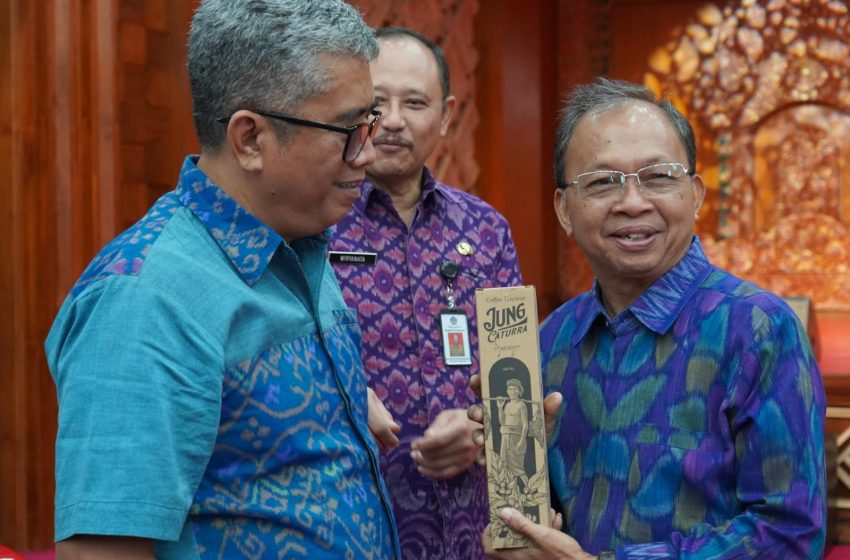  Saingi Sake dan Soju, Gubernur Koster: Jangan Setengah Hati Pasang Aksara Bali di Botol Arak!