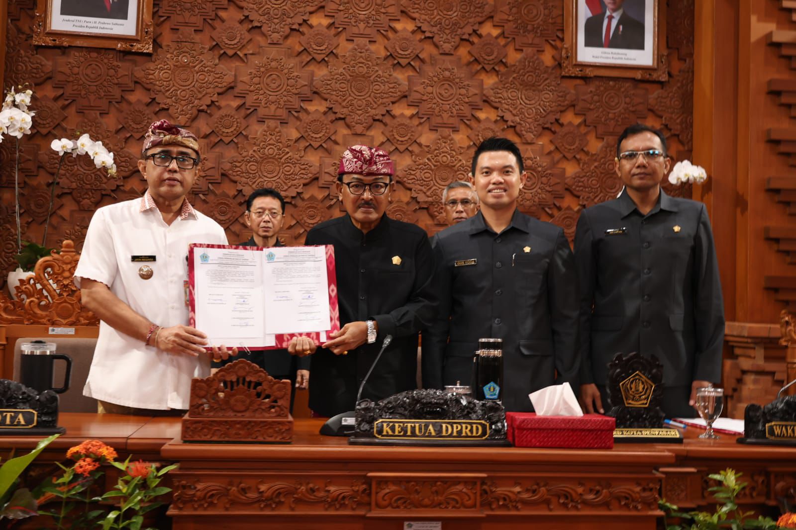Ekonomi Melejit, Kemiskinan Turun: Inilah Capaian Gemilang Walikota Denpasar di LKPJ 2025