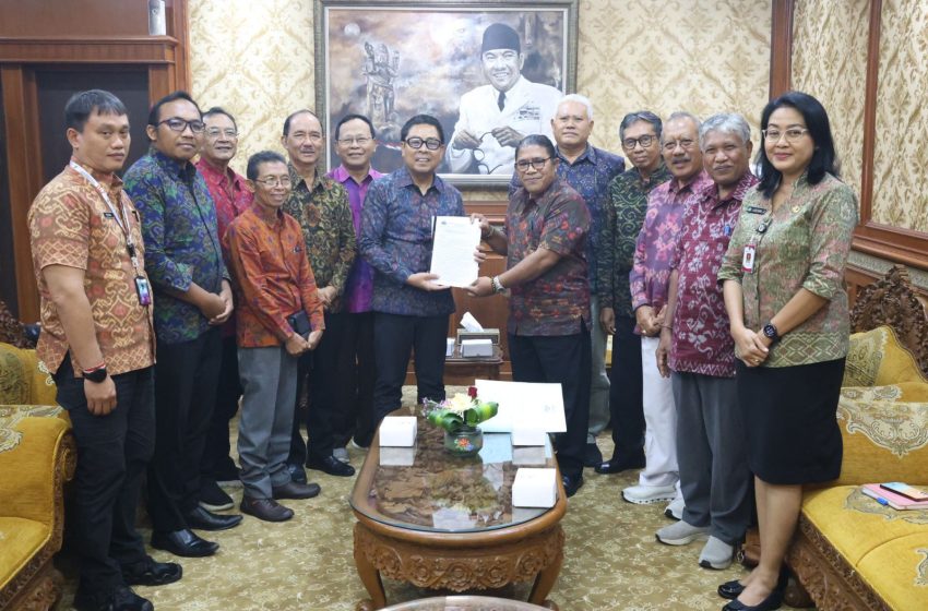  Terima Audiensi Forum Sekar Bali, Wawali Arya Wibawa Dorong Edukasi Pemilahan Sampah hingga Akar Rumput