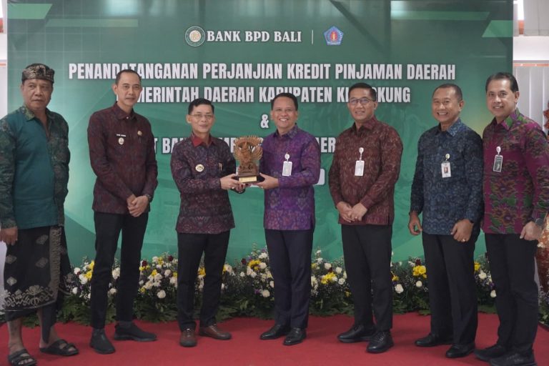 Dobrak Ketertinggalan Nusa Penida, Pemkab Klungkung Cairkan Kredit Rp114,1 Miliar dari BPD Bali